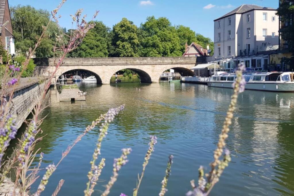 Stunning Riverside Oxford Apartment With Parking Exterior foto